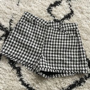 Houndstooth shorts w/ pockets